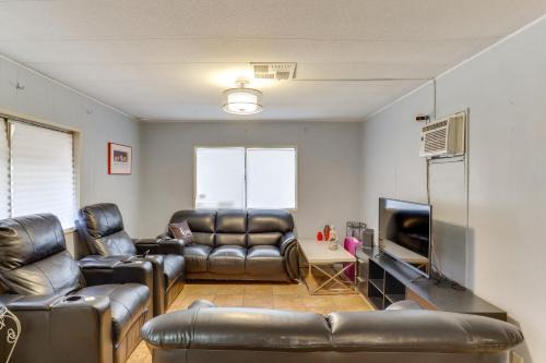 Las Vegas House | Near I-15 Convenient and Low-Key Las Vegas Home!