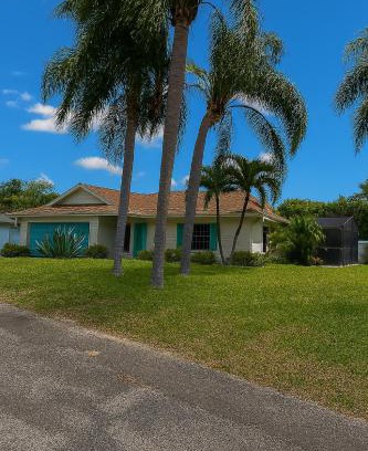 Bradenton House | Near IMG! Beaches & Heated Pool Games Relax & Enjoy