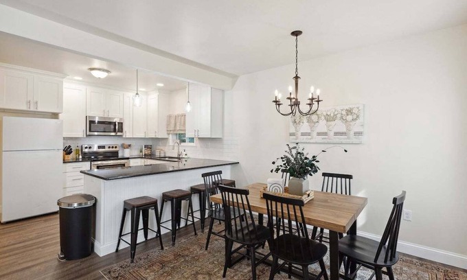 Honey Brook House | Near Lanc Attractions + Toy Room