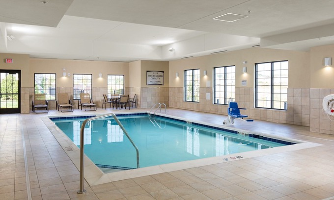 Polaris Apartment | Near Ohio State University! Free Breakfast Buffet & Pool Access!
