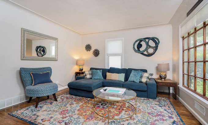 Toledo House | Near park/zoo/UTMC/DT Toledo, Quiet, Cozy, Working travelers/families/dogs okay!