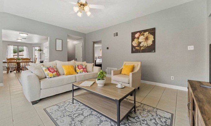 Wetmore House | Near Randolph AFB Relaxing Home Workers Welcome