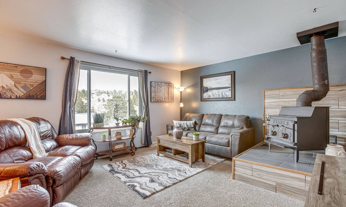 Kittredge Condo | Near Red Rocks, Hiking & Skiing: Kittredge Condo!