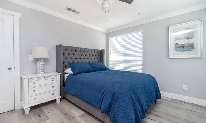 Sacramento House | Near Sac Downtown Charming&Cute Brand New House