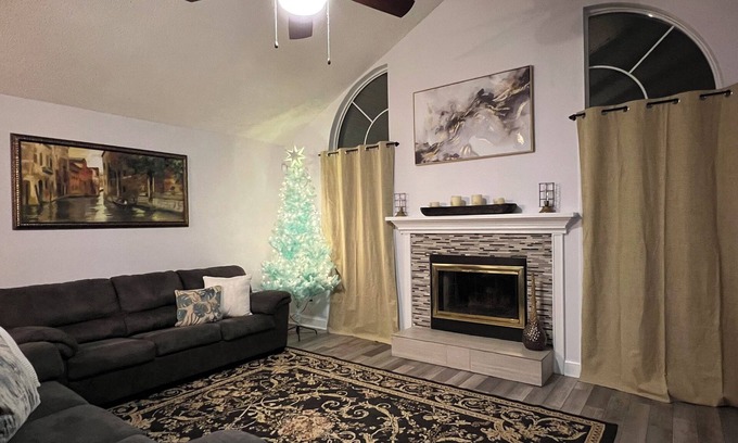 Fairvilla House | Near universal studios Charming 4bed house with WiFi, AC in enjoyable Orlando