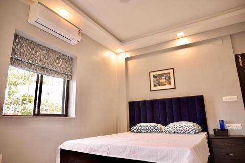 Taltala Bed & Breakfast | Neelam Homestay - Blueberry Room