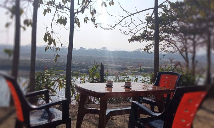 Meghauli Resort | Nepal Himalayan Paulownia Resort