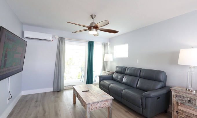 Siesta Key Cottage | Nest Cottage Across street from beach and Heated Pool