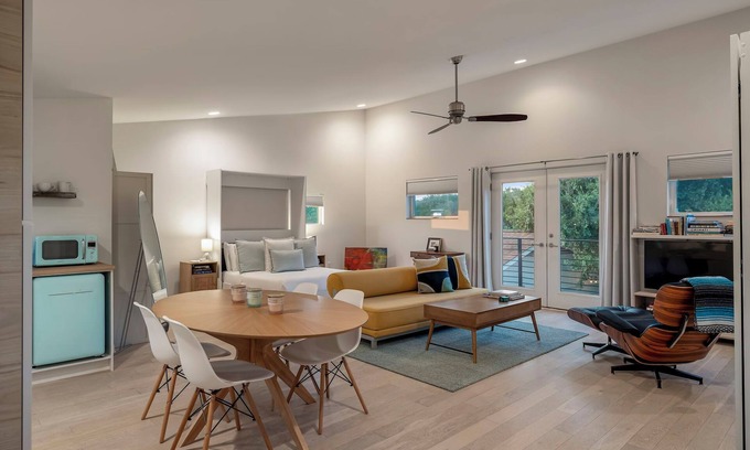 West Oak Hill Apartment | Nestled In Nature Studio - Pet-Friendly