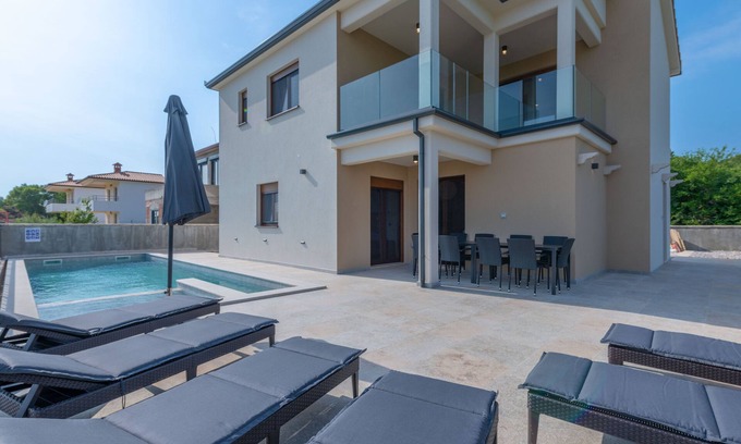 Viskovici Villa | Neu! Luxuriöse Privaten Villa M/pool für 10 Personen 3 km vom Meer Entfernt