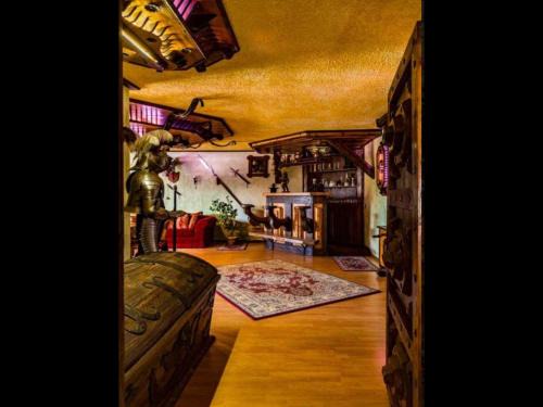 Falkenhagen House | NEU! Ritterherberge zum Falken