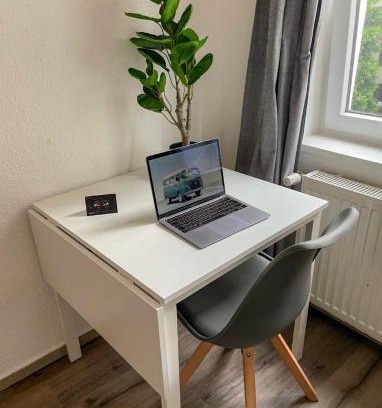 Salbke Apartment | Neu saniertes Penthouse Apartment mit offener Wohnküche