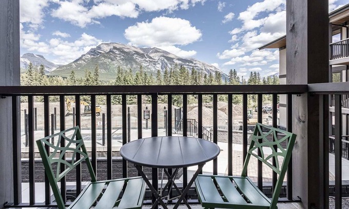 Canmore Apartment | New 1Bd Luxe King Suite with Superb Mtn View