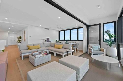 Fortitude Valley Apartment | New 3 Bed Penthouse Resort style complex