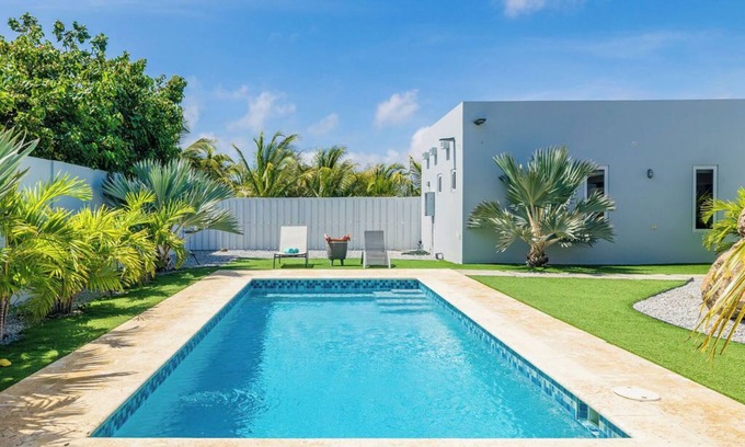 Esmeralda Villa | NEW 3BR 3BA Villa w/Modern Decor and Private Pool