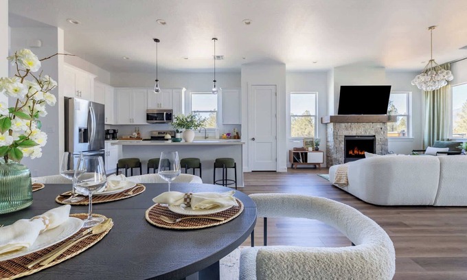 Flagstaff House | New 4BR Canyon Del Rio Retreat | Flagstaff