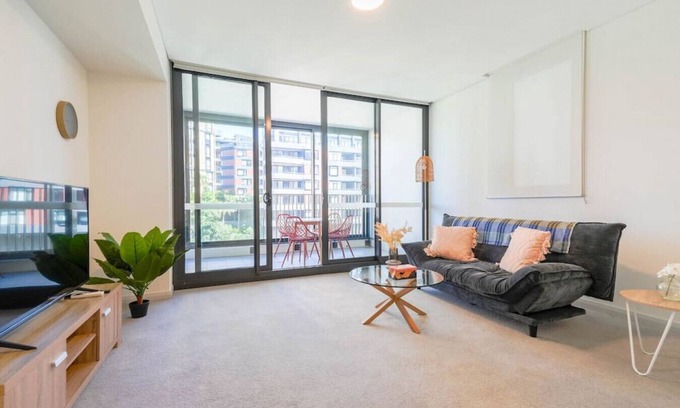 Wentworth Point Apartment | New! Adorable One Bedroom Apt in heart of WWP
