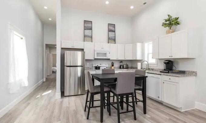 New Albany House | New Albany IN Newly renovated Entire House 3BR 2BA