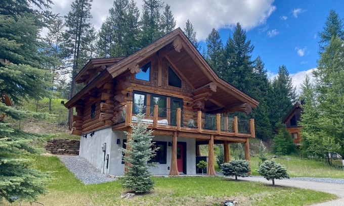 East Kootenay Cabin | New and modern cozy cabin near Kimberly!
