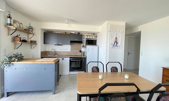 Saint-Brevin-les-Pins Apartment | New Apartment 3/4 Sleeps 30m from the Beach with Parking