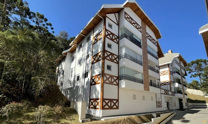 Campos do Jordao Apartment | New Apartment Next to Capivari with Heating