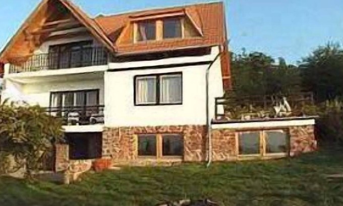Badacsonyors Apartment | New apartment with lake view, about 200 m from a beautiful beach
