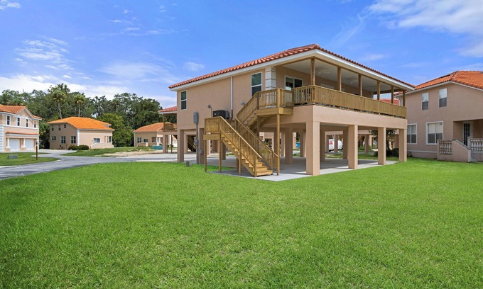 Homosassa Villa | New, August 2024! Beautiful porch, view of Marina