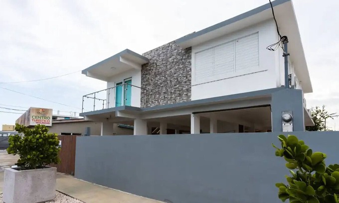 Aguirre House | NEW Beach, Restaurants and Pool 5 Bedrooms House