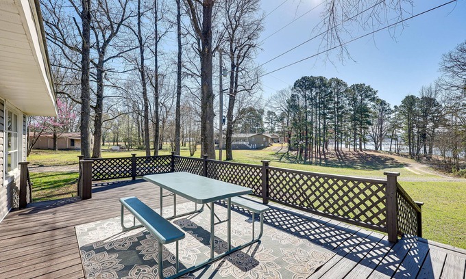 New Blaine House | New Blaine Getaway - Walk to Lake Dardanelle!