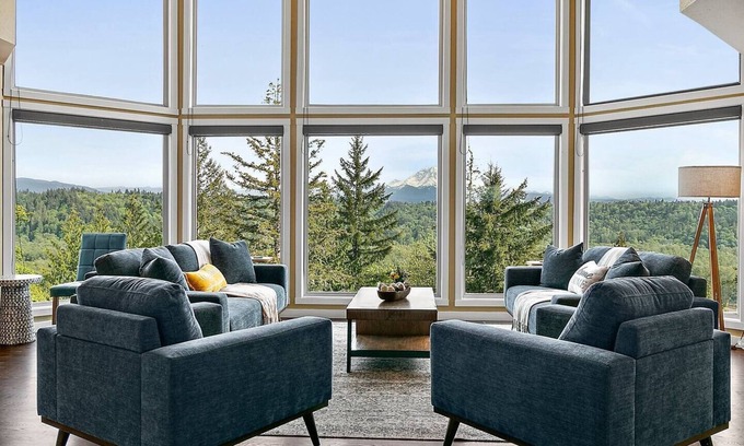 Auburn House | *New * Breathtaking property Epic Mt Rainier Views