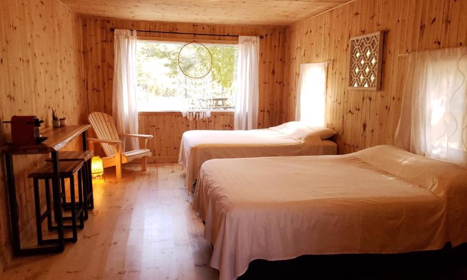 Tobermory House | New Buddha Bing Unique Experience Cottage and Cabins
