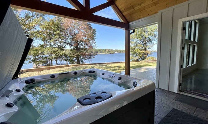 Dogwood House | NEW BUILD! Luxury Cabin on Lake Bob Sandlin w/Hot Tub and Private Dock!