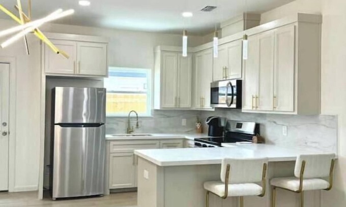 Mission Apartment | New Build! Near Hospital & Shops