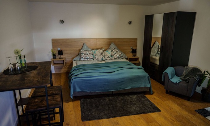 Guels Apartment | New building, upscale furnishings, Moselle view