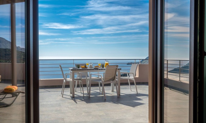 Mirthios Apartment | New built apartment 15 min walk from beach private terrace PANORAMIC seaview