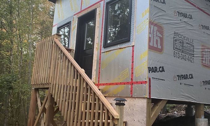 Frontenac Cabin | NEW! Bunkie on Cranberry Lake on the Rideau Canal