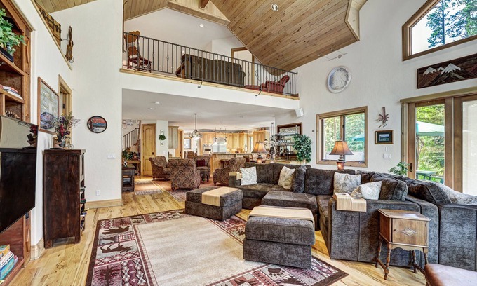 Christie Heights House | NEW Cedar Lodge on Peak 8, Nordic Trails and Epic VIews!