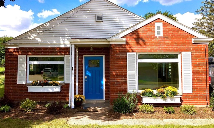 Dubuque House | NEW Central Air! Cute, family home, large fenced backyard and patio area!