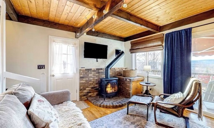 Whitefield House | NEW! Charming 3BD/1.5BA with mountain views, 2 fire places and a big deck