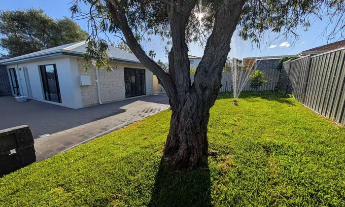 Yanchep House | New charming home in Yanchep 5 minutes walk to the beach
