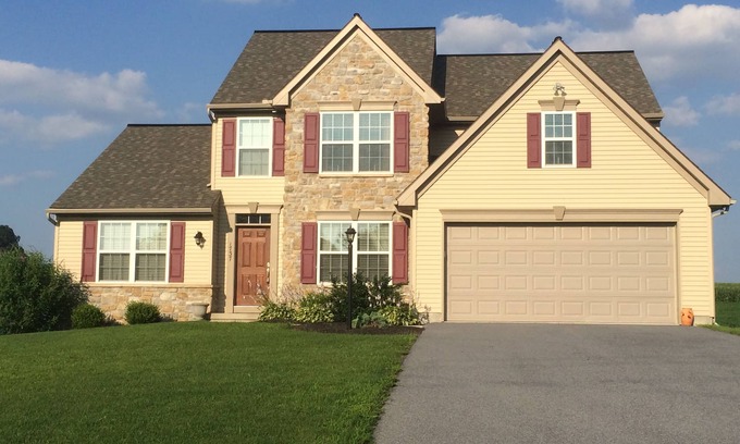 Willow Street House | New Comfortable Home Between Lancaster-Strasburg