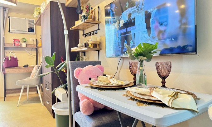 Cagayan de Oro Condo | New Cozy 1-bedroom condo in Cagayan de Oro Amazing view of the Poolw/Workstation
