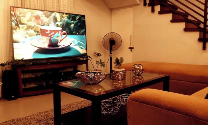 Balibago Villa | New Cozy Villa near Clark Freeport Zone. 5 minutes drive to malls, resto, others