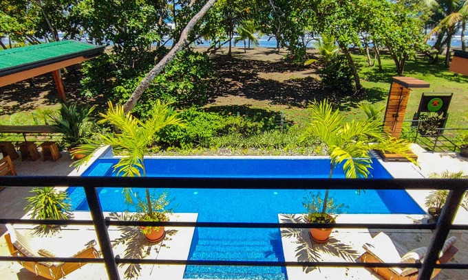 Savegre House | New DIRECT BEACHFRONT-7BR,7bath-close to Manuel Antonio, Dominical, whale’s tail