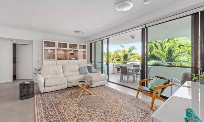Teneriffe Apartment | New Farm Water Views! 2Bed/2Bath/1Car