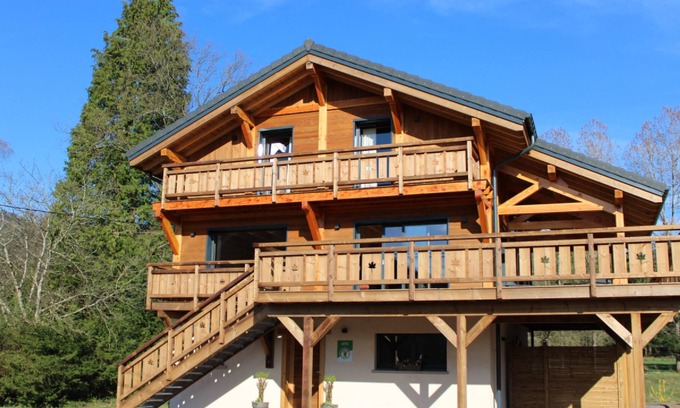 Le Mont Ski Chalet | New for 2024! Tourist accommodation in a high-end chalet in Saulcy.