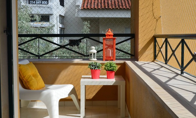 Cascais Apartment | New, full of light, centre of Cascais, 3 bedrooms, 3 toilets, A/C, up to 8 guests