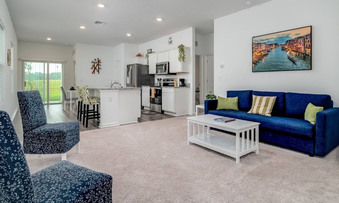 Zephyrhills House | New Fully Furnished, Perfect Short-stay Pet-friendly home around Tampa Suburbs.