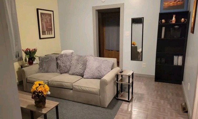 Granite City House | New Furnace! Cozy Cheerful home, updated