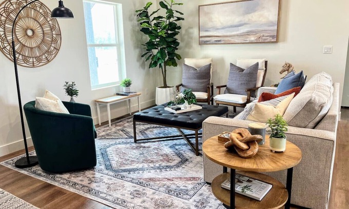 Moab South Valley Apartment | NEW! GameRm–HotTub–TheaterRm–Mtn Views–3000sf–BBQ